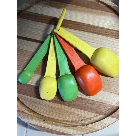 Tupperware Measuring Spoons Set 5 Vintage 1970s Plastic Yellow Green Orange - Picture 3 of 4